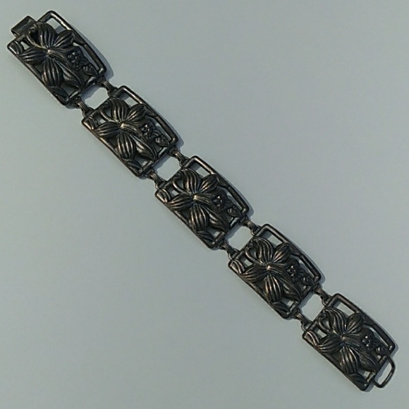 c.1940s Sterling Silver Lily Panel Link Bracelet - Picture 3 of 8